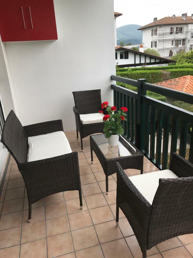 Port Bidassoa - T2 Coquet, Parking, Lit Xxl, Wifi, Pres De La Gare Hendaye Exterior photo